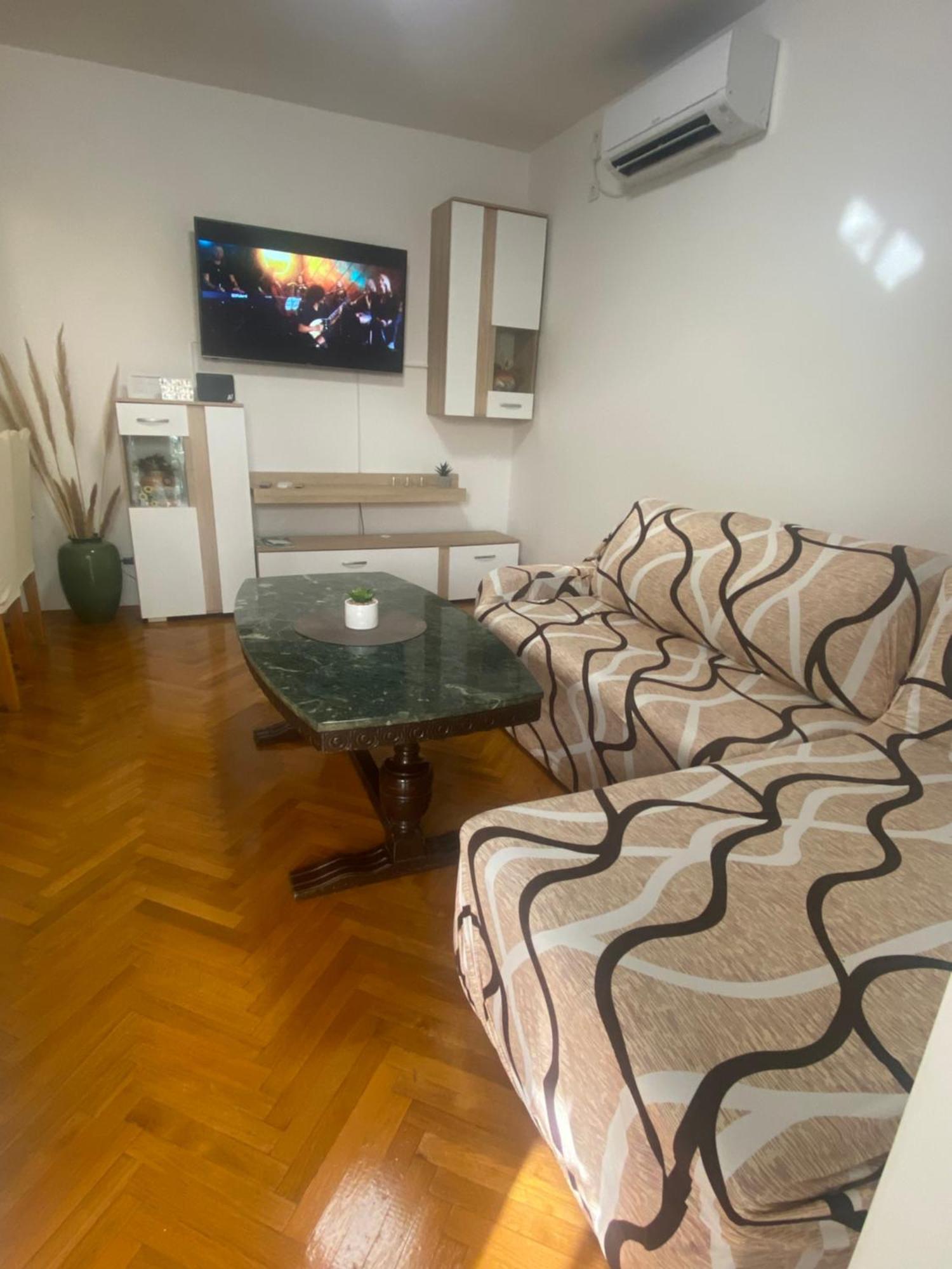 Apartman Stefan คาร์โลบัก ภายนอก รูปภาพ